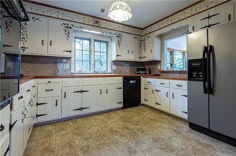 929 Greenville Avenue Smithfield RI 02828
