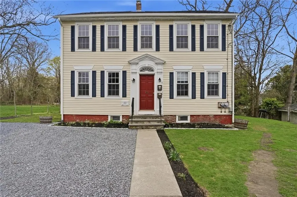 48 Constitution Street Bristol RI 02809
