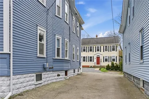 48 Constitution Street Bristol RI 02809