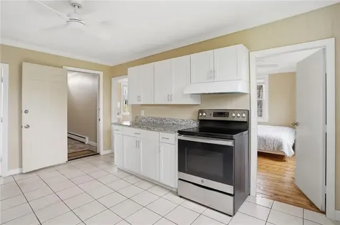 48 Constitution Street Bristol RI 02809