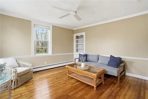 48 Constitution Street Bristol RI 02809