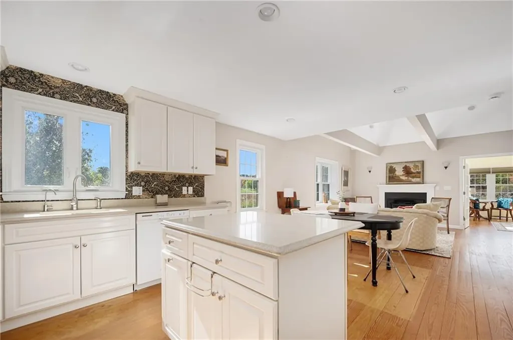 318 Sutton Street Uxbridge MA 01569
