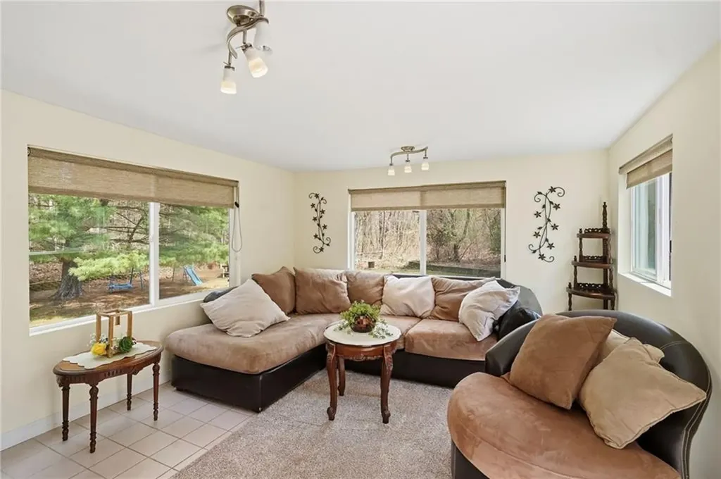 2 Finne Road Johnston RI 02919