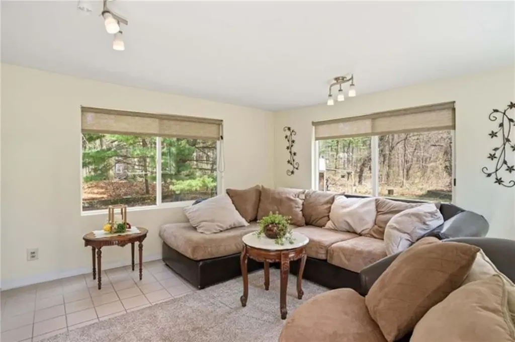 2 Finne Road Johnston RI 02919