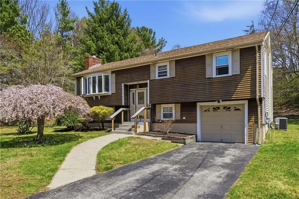 2 Finne Road Johnston RI 02919