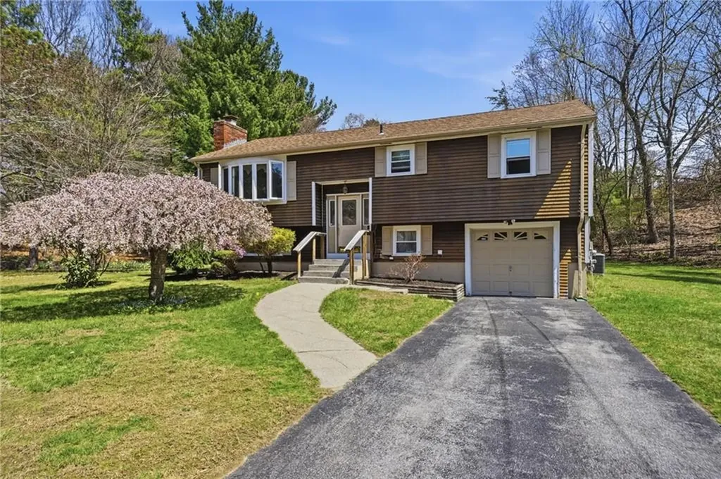 2 Finne Road Johnston RI 02919