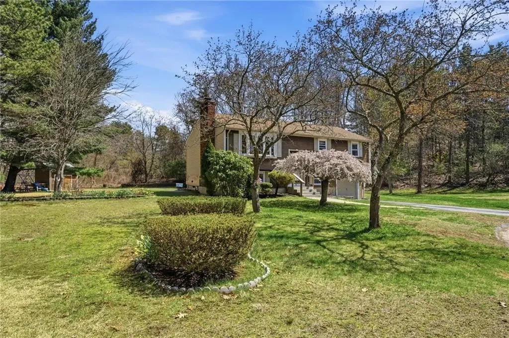 2 Finne Road Johnston RI 02919