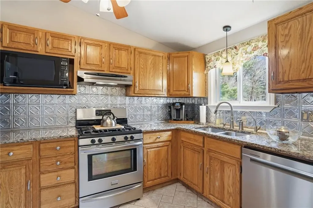2 Finne Road Johnston RI 02919