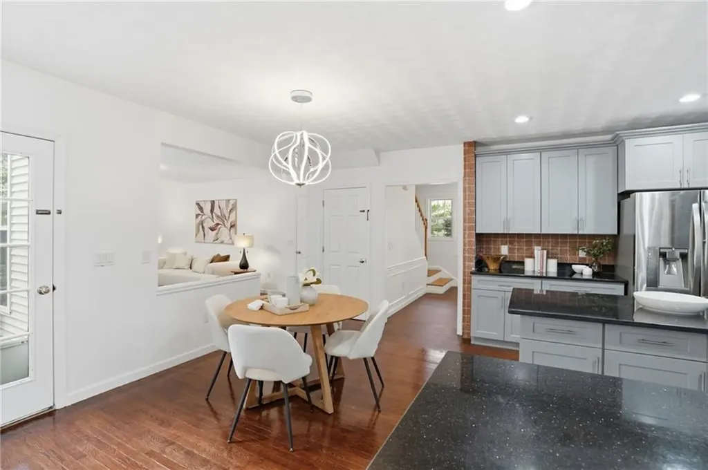 94 Castle Rocks Road Warwick RI 02886