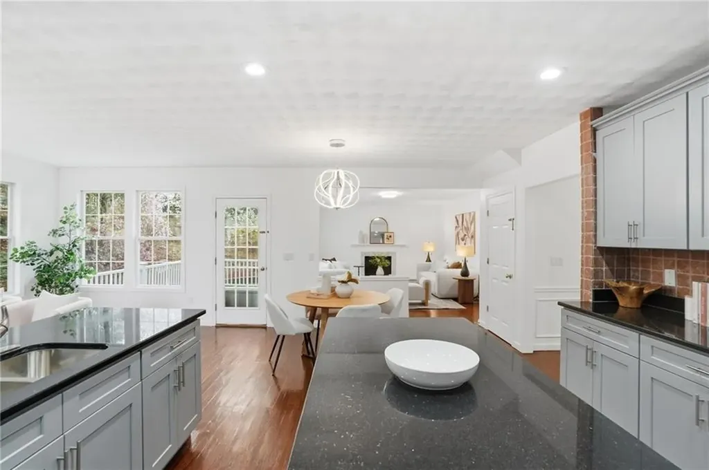 94 Castle Rocks Road Warwick RI 02886