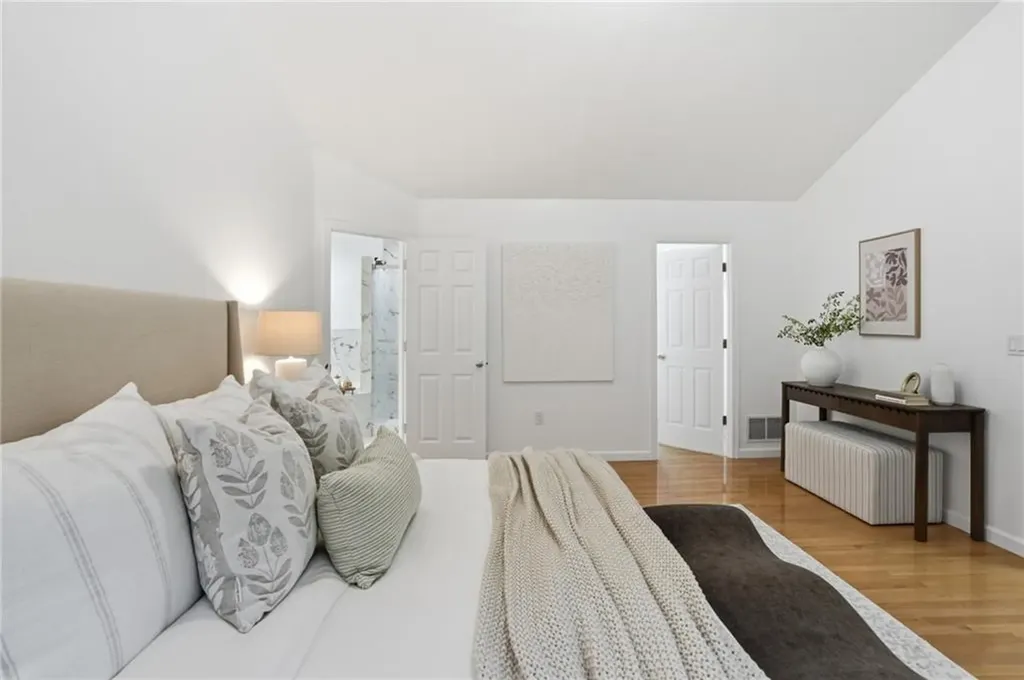94 Castle Rocks Road Warwick RI 02886
