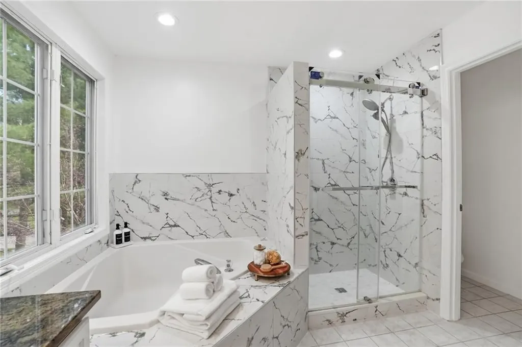 94 Castle Rocks Road Warwick RI 02886