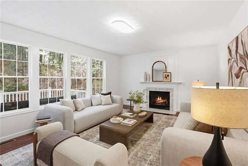 94 Castle Rocks Road Warwick RI 02886