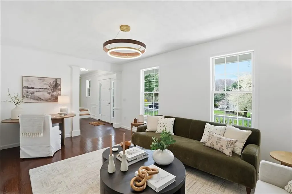 94 Castle Rocks Road Warwick RI 02886