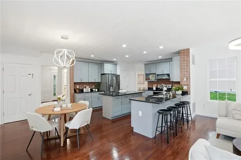 94 Castle Rocks Road Warwick RI 02886
