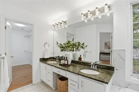 94 Castle Rocks Road Warwick RI 02886