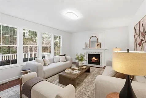94 Castle Rocks Road Warwick RI 02886