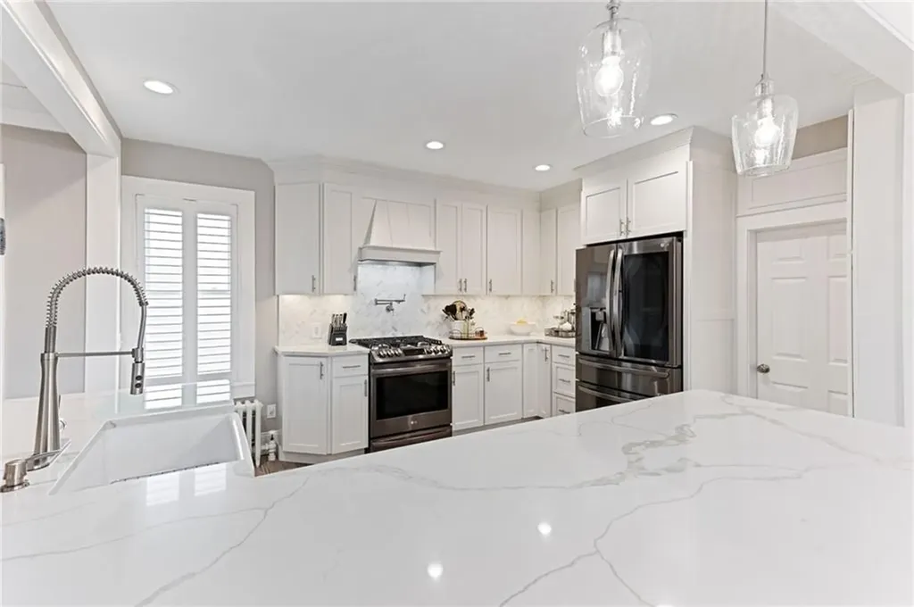 29 Burnett Road Warwick RI 02889