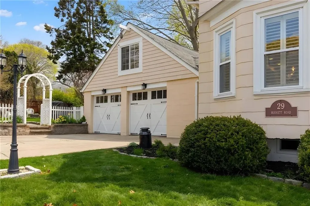 29 Burnett Road Warwick RI 02889
