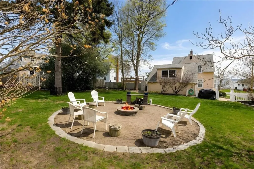 29 Burnett Road Warwick RI 02889