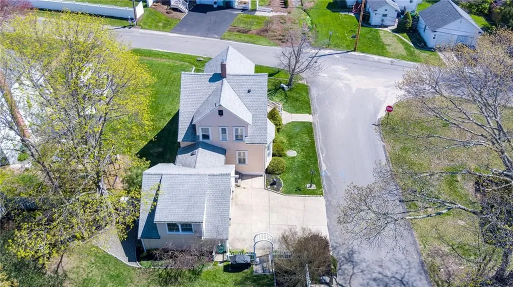 29 Burnett Road Warwick RI 02889