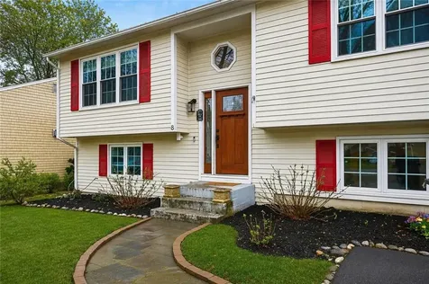 8 Sweet Fern Trail Narragansett RI 02874