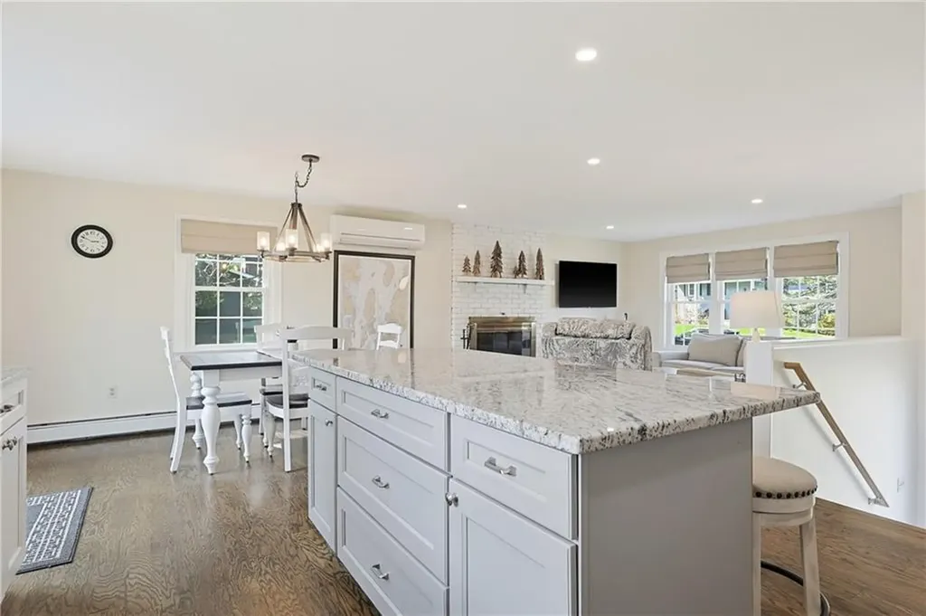 6 Burke Road Bristol RI 02809