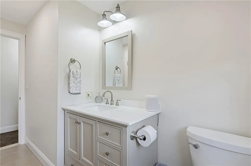 6 Burke Road Bristol RI 02809