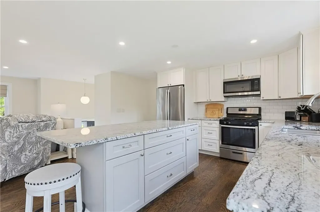 6 Burke Road Bristol RI 02809