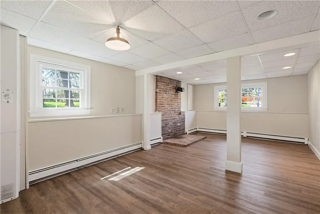 6 Burke Road Bristol RI 02809