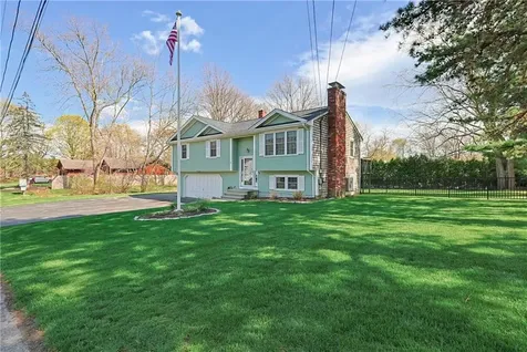 6 Burke Road Bristol RI 02809