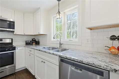 6 Burke Road Bristol RI 02809