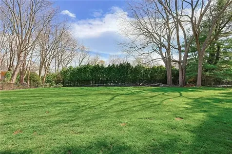 6 Burke Road Bristol RI 02809