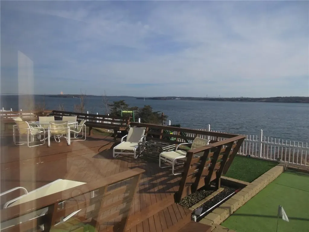 160 Col John Gardner Road Narragansett RI 02882