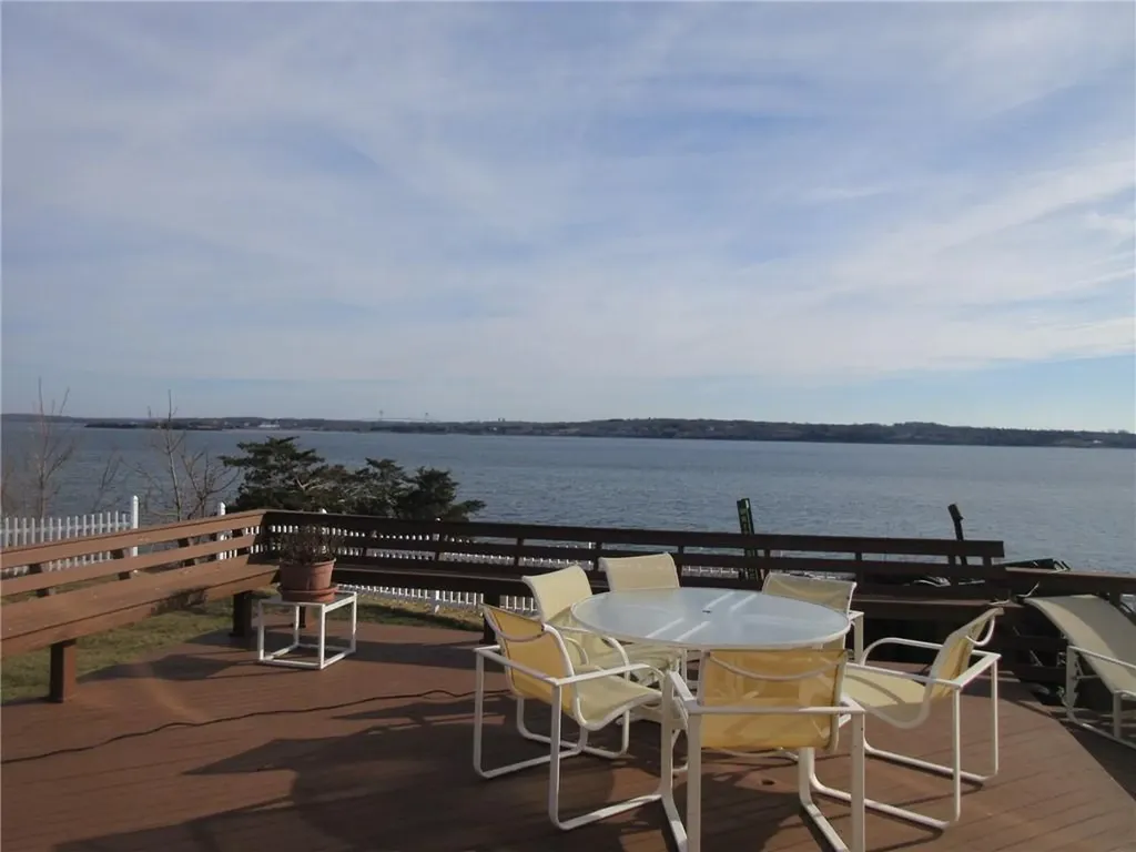 160 Col John Gardner Road Narragansett RI 02882