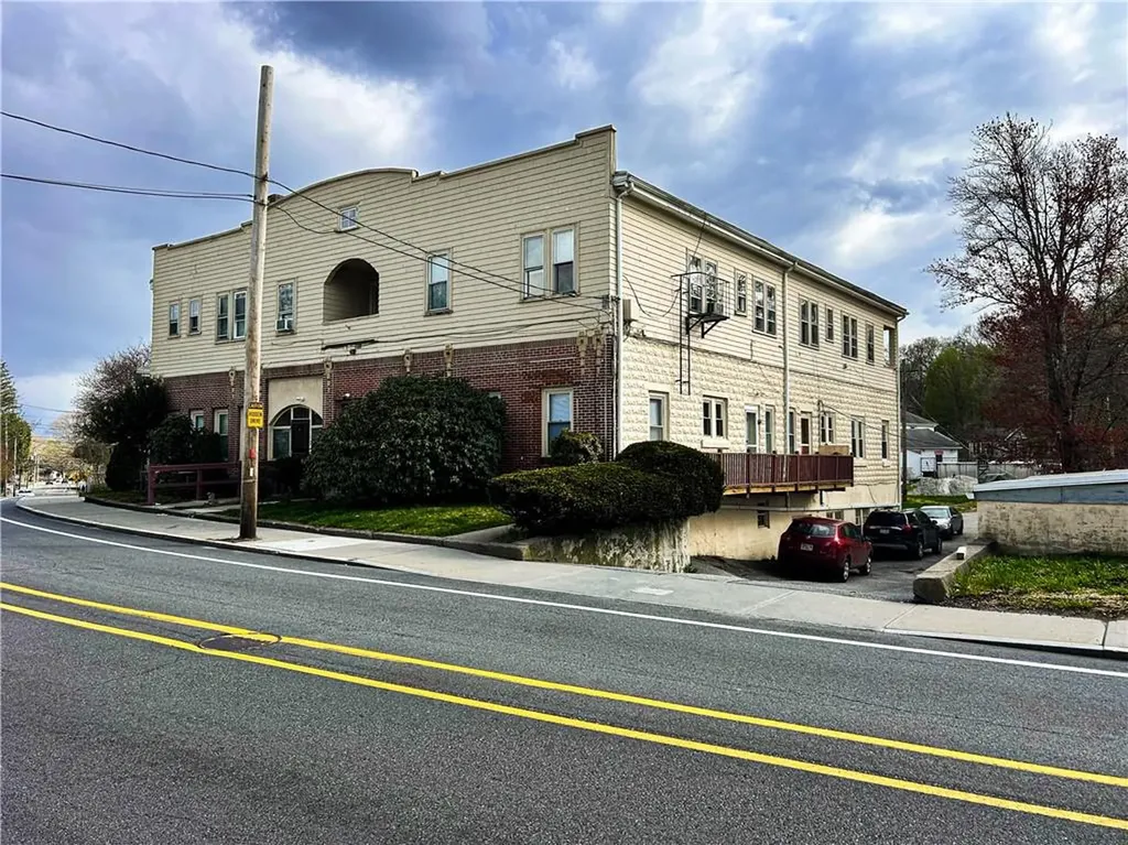 372 Old River Road Lincoln RI 02838