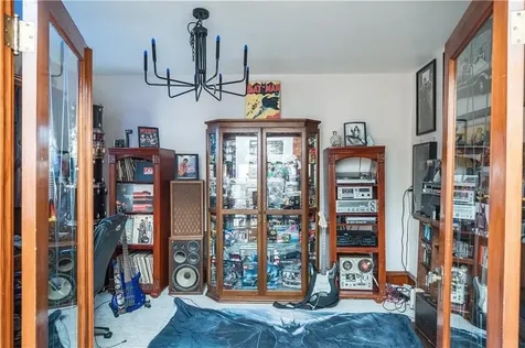 372 Old River Road Lincoln RI 02838
