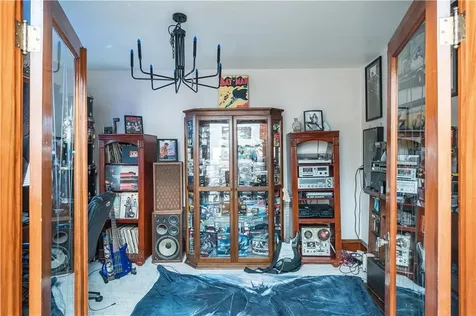 372 Old River Road Lincoln RI 02838