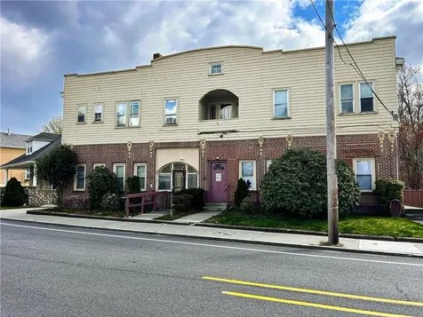 372 Old River Road Lincoln RI 02838