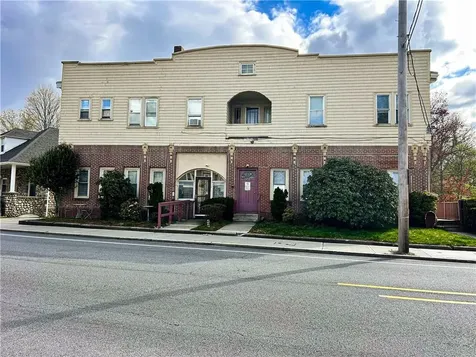 372 Old River Road Lincoln RI 02838