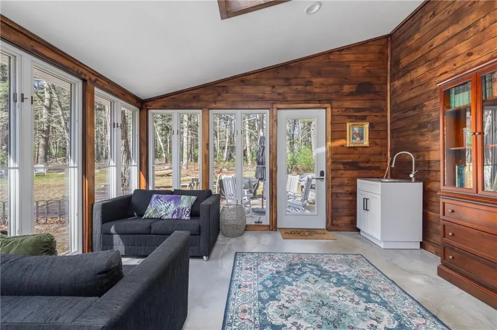 35 Hallville Road Exeter RI 02822