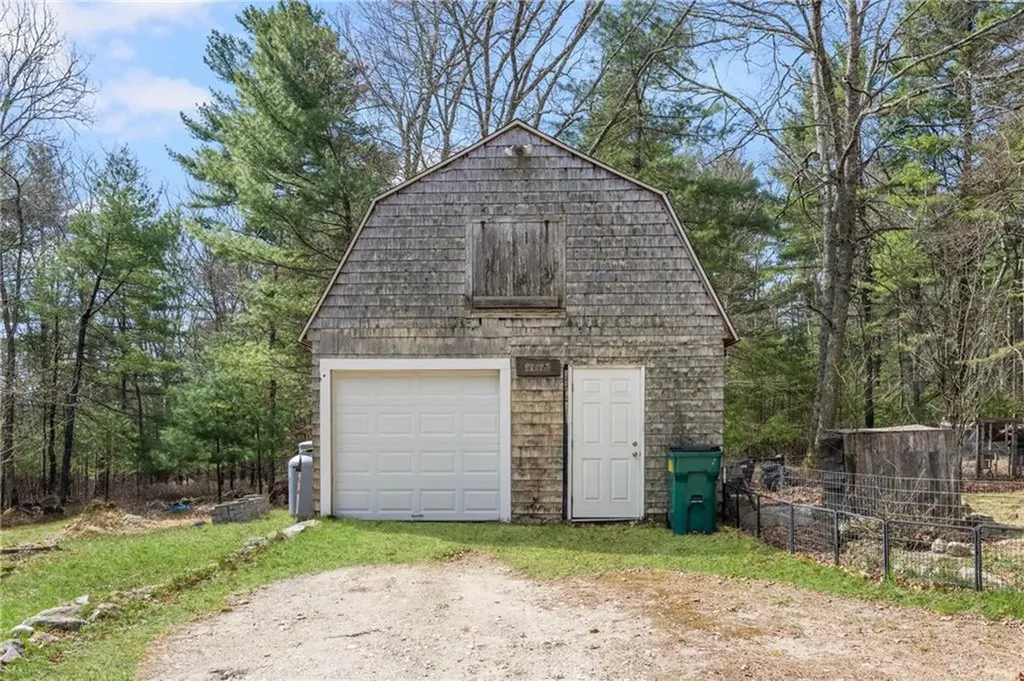 35 Hallville Road Exeter RI 02822