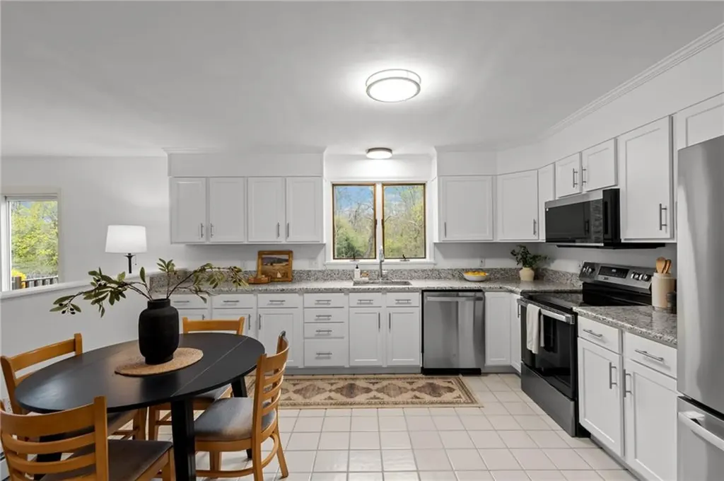 16 College Lane Barrington RI 02806