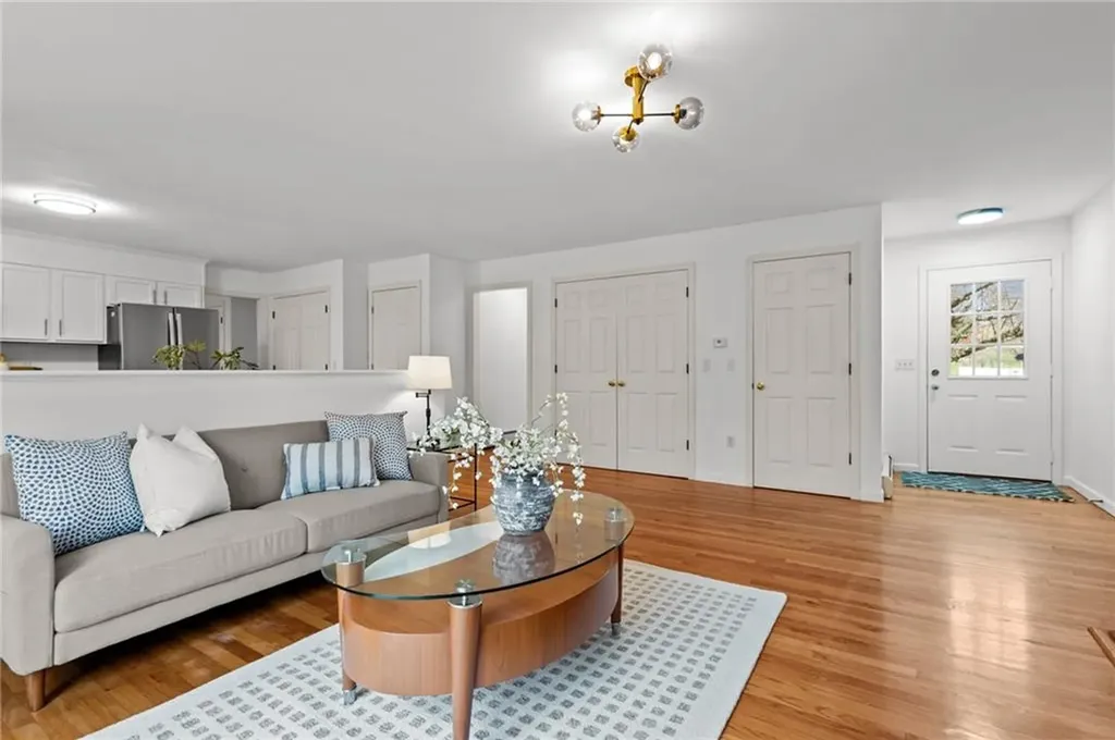16 College Lane Barrington RI 02806