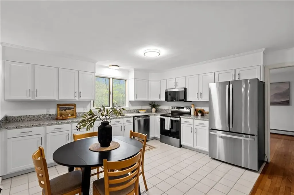16 College Lane Barrington RI 02806