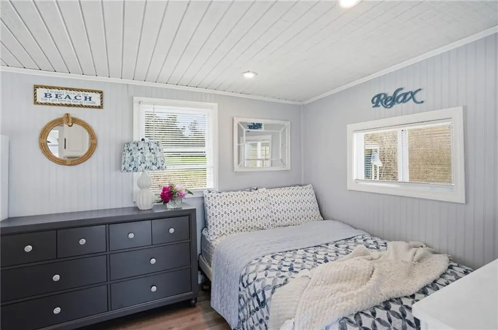 64 #6 Burnside Avenue Narragansett RI 02882