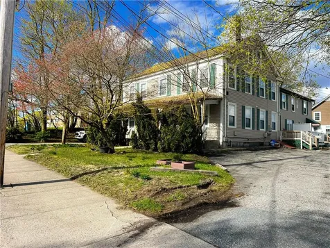 48 56 Providence Street Woonsocket RI 02895