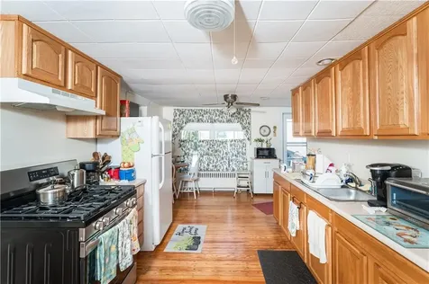 48 56 Providence Street Woonsocket RI 02895