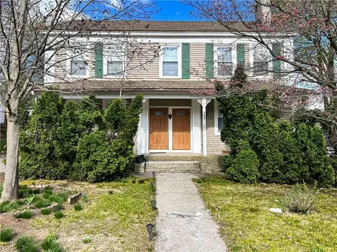 48 56 Providence Street Woonsocket RI 02895