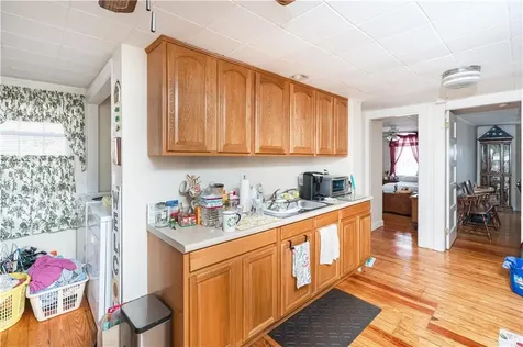 48 56 Providence Street Woonsocket RI 02895
